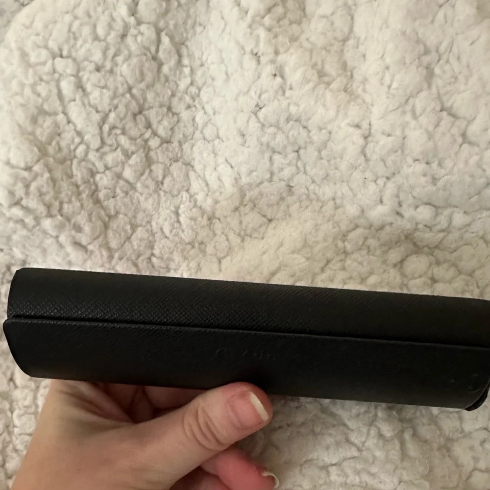 Prada glasses case - Picture 2 of 7